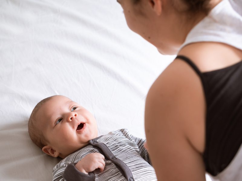 Langue des signes avec bébé